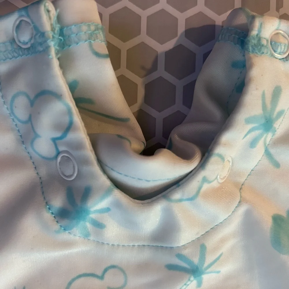 Disney Kids Rashguard with Blue and White Design Zipper Snaps Size 6/9M